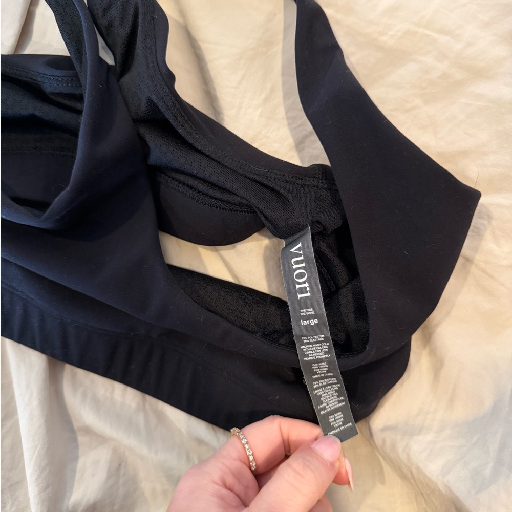 Vuori Workout Bra - Picture 3 of 3